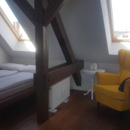 Helle Dachgeschosswohnung Fuer 8 Personen In Zentraler Lage Berlin Zewnętrze zdjęcie